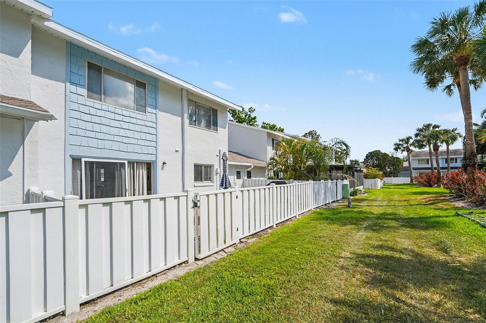6490 CAPE HATTERAS WAY NE #4, ST PETERSBURG, FL, 33702