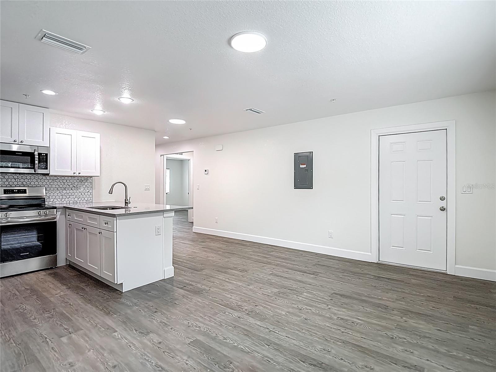 326 S GROSSE AVE #2, TARPON SPRINGS, FL, 34689