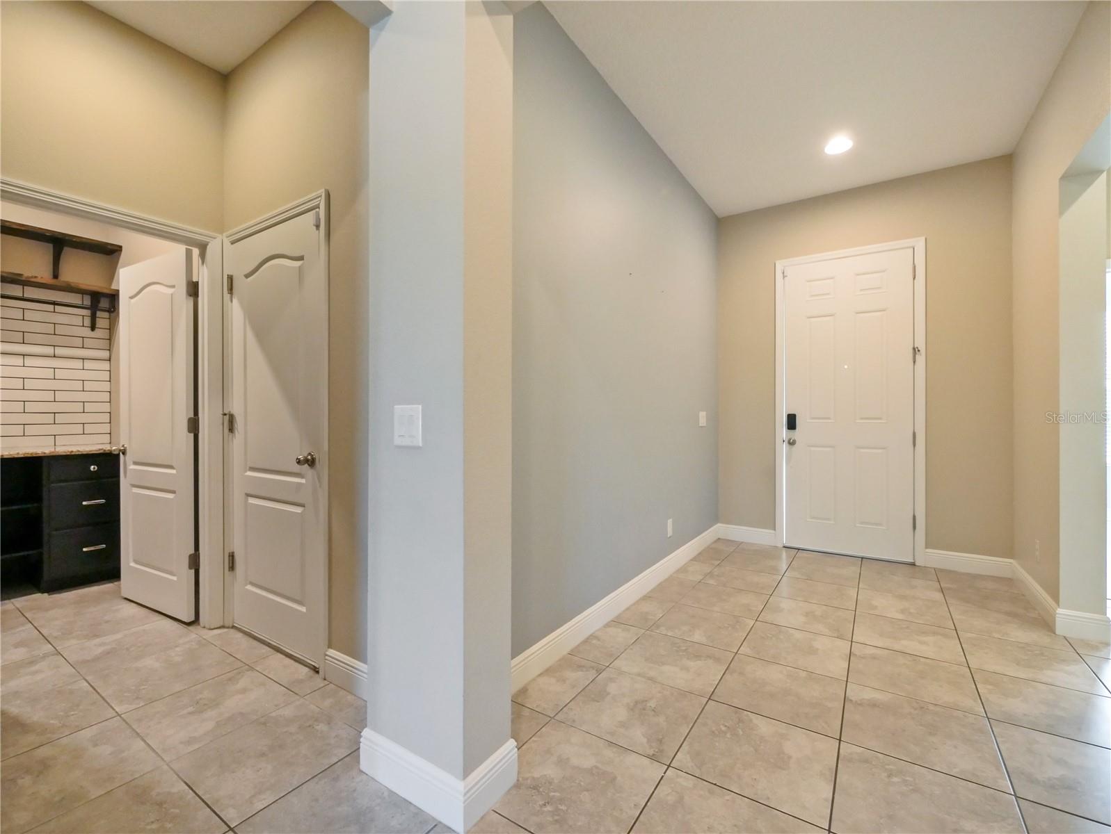 1064 GRAND HILLTOP DR, APOPKA, FL, 32703