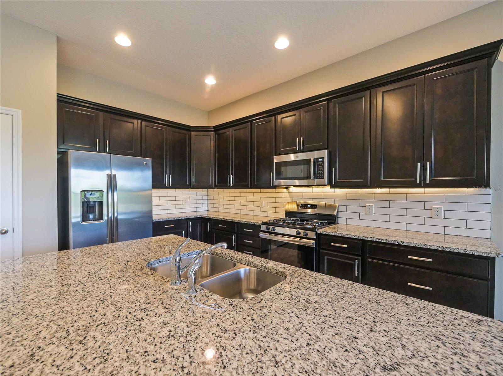 1064 GRAND HILLTOP DR, APOPKA, FL, 32703