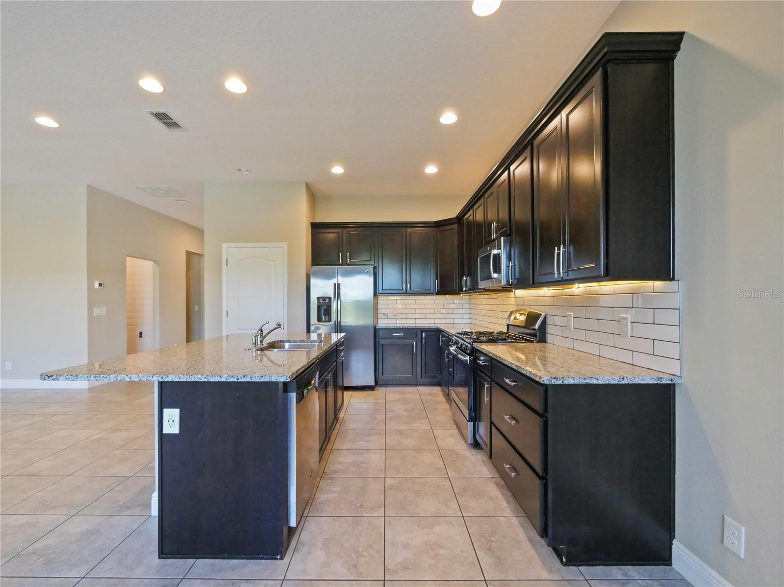 1064 GRAND HILLTOP DR, APOPKA, FL, 32703