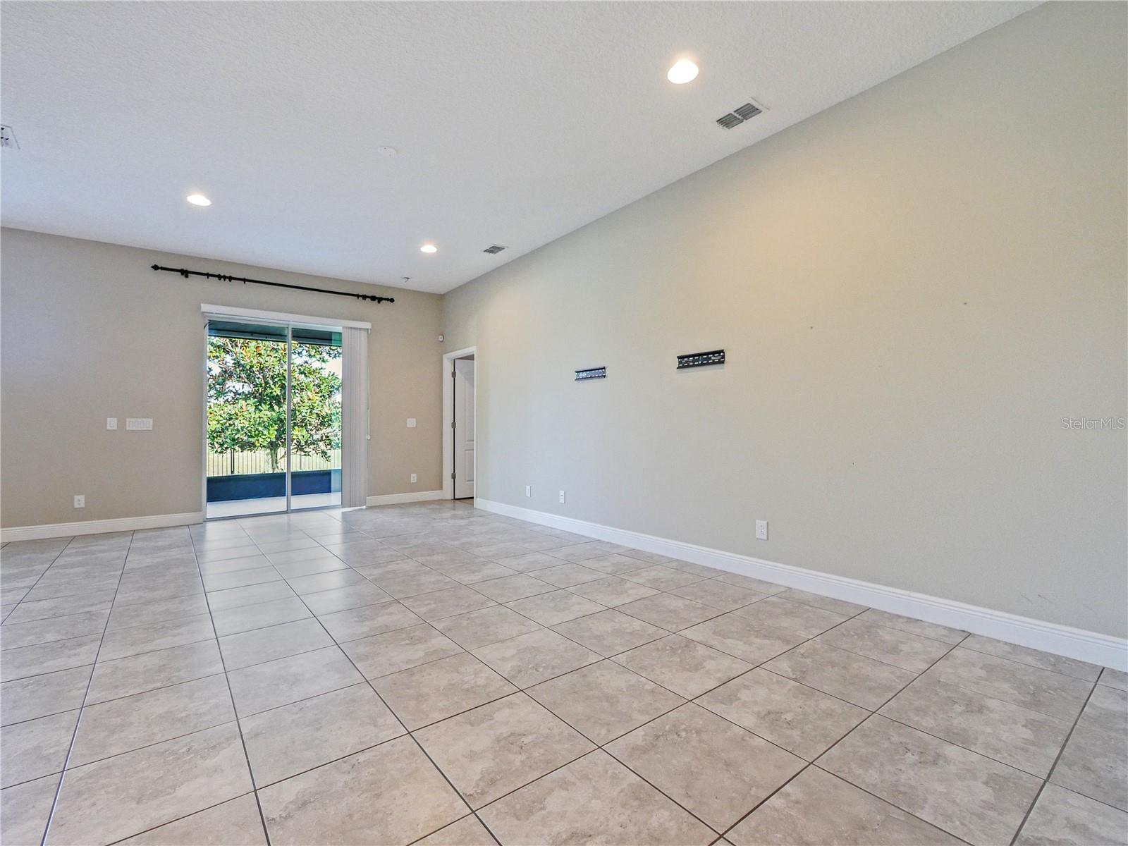 1064 GRAND HILLTOP DR, APOPKA, FL, 32703