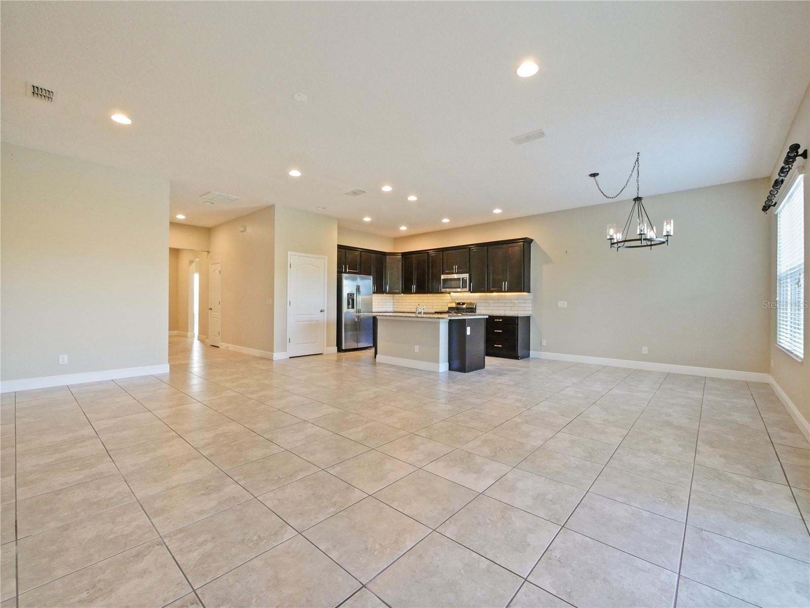 1064 GRAND HILLTOP DR, APOPKA, FL, 32703