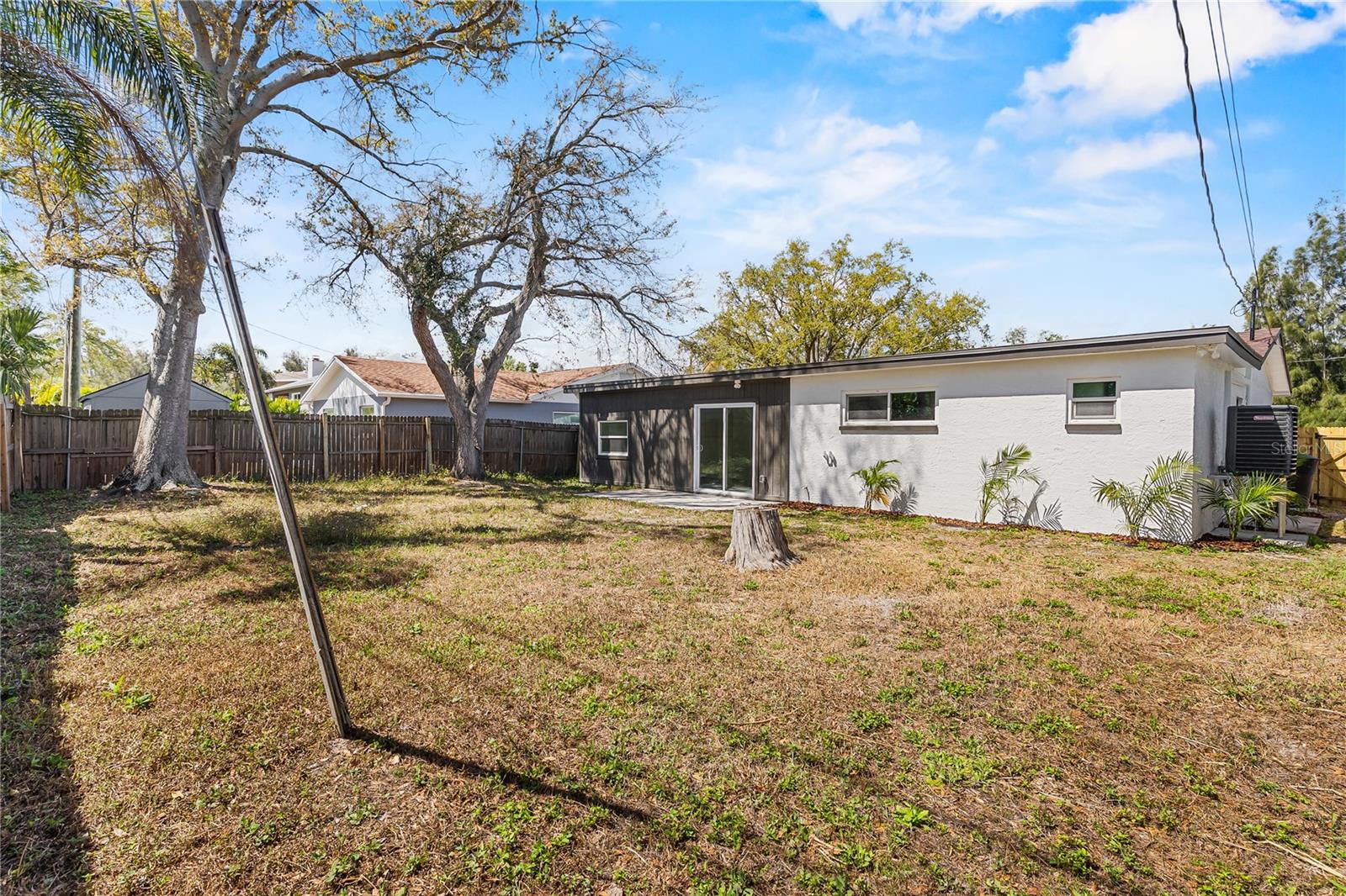 8201 RIVERSIDE DR NE, ST PETERSBURG, FL, 33702