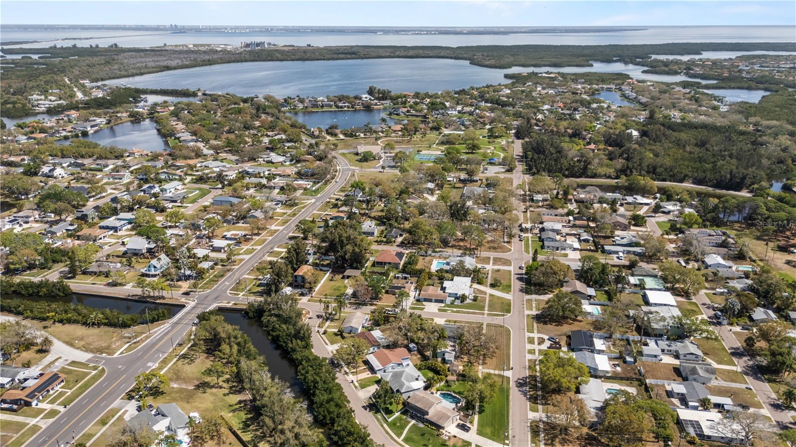 8201 RIVERSIDE DR NE, ST PETERSBURG, FL, 33702