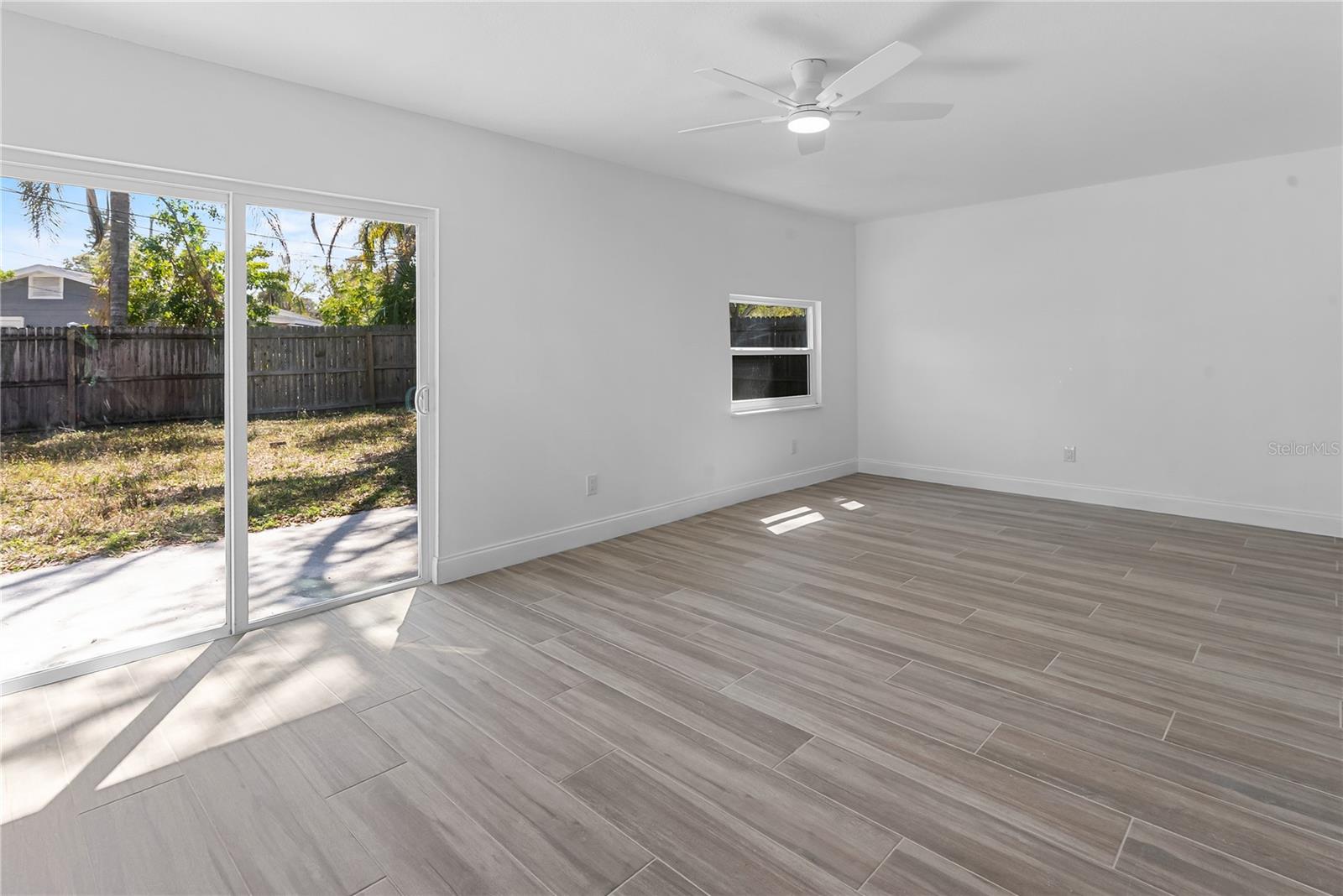8201 RIVERSIDE DR NE, ST PETERSBURG, FL, 33702