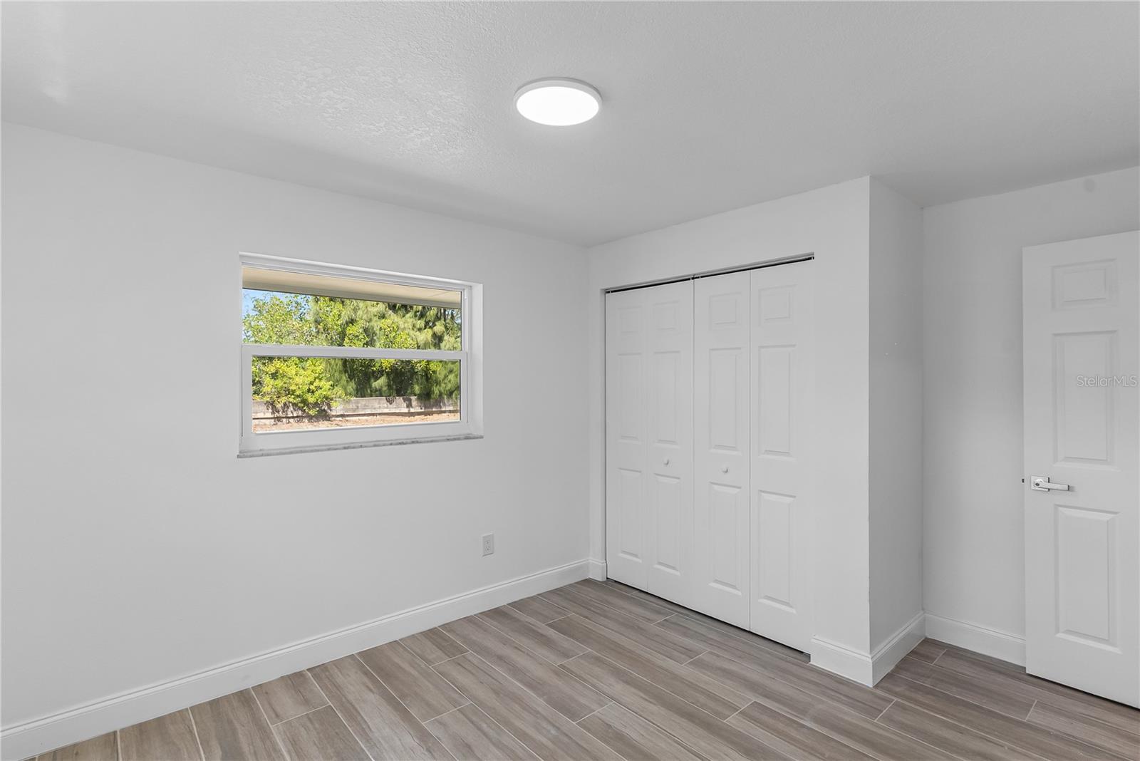 8201 RIVERSIDE DR NE, ST PETERSBURG, FL, 33702