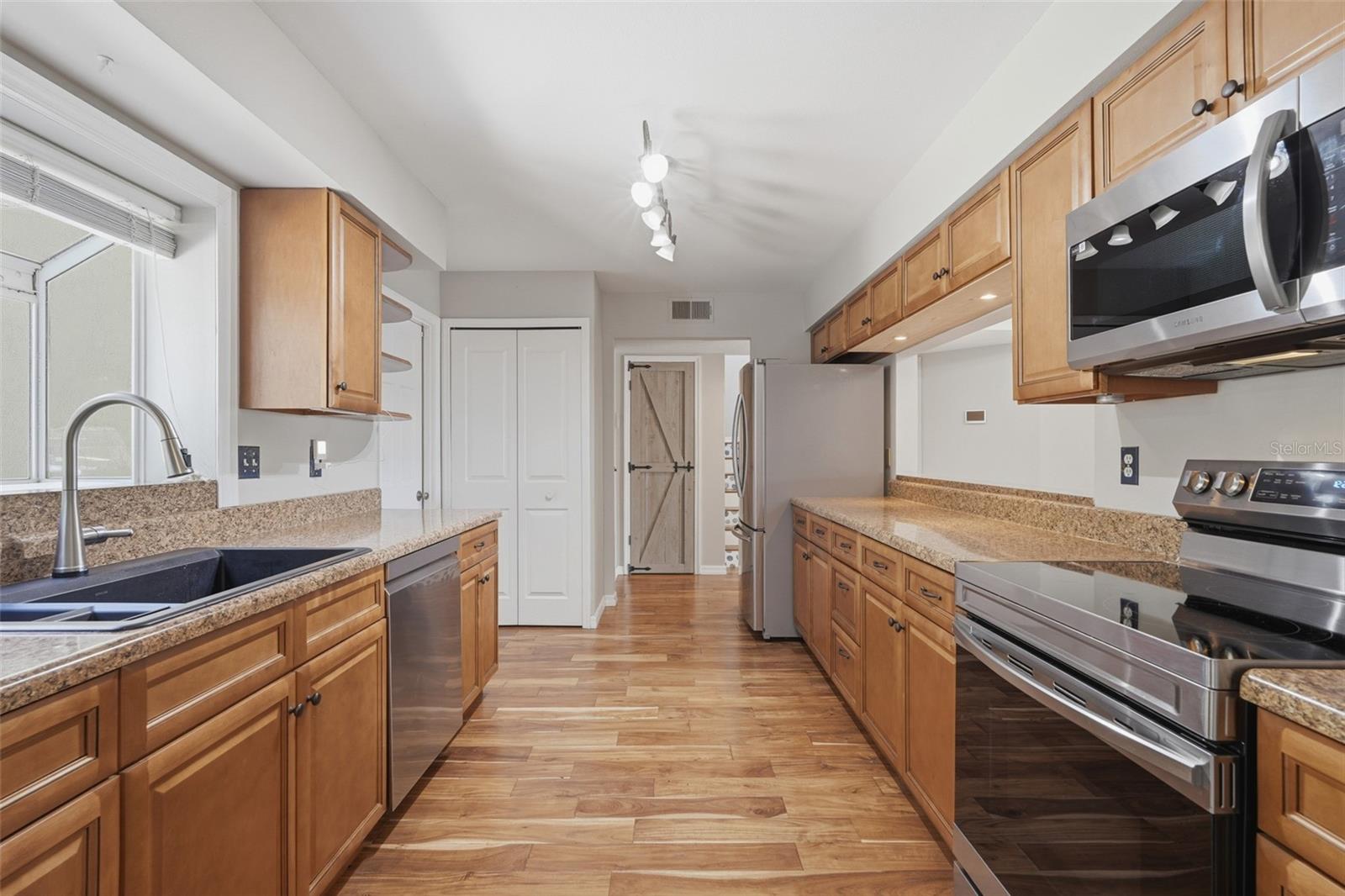 9015 VILLAGE GREEN BLVD, CLERMONT, FL, 34711
