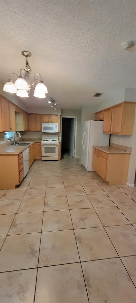 2220 NW 14TH AVE, GAINESVILLE, FL, 32605