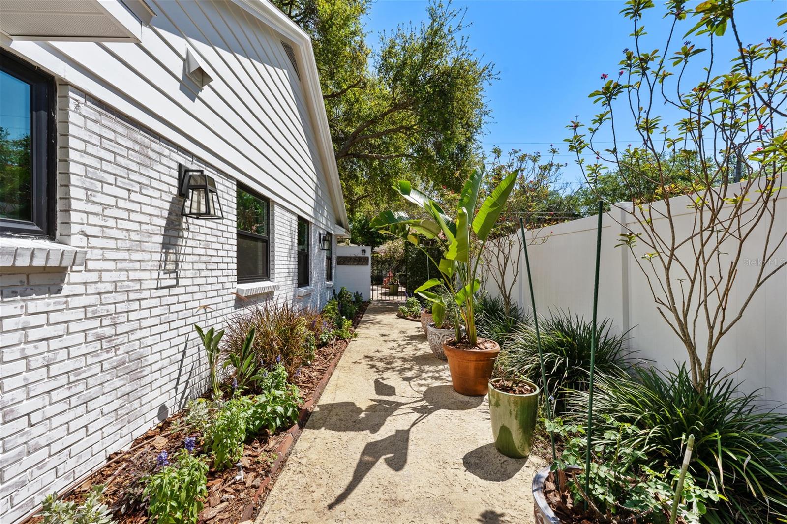 1110 S DUNBAR AVE, TAMPA, FL, 33629