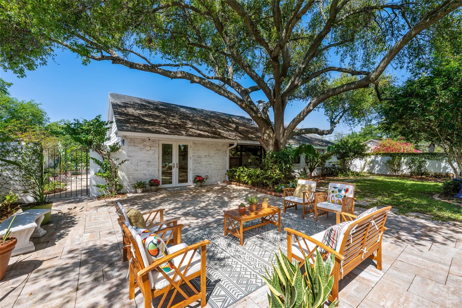 1110 S DUNBAR AVE, TAMPA, FL, 33629