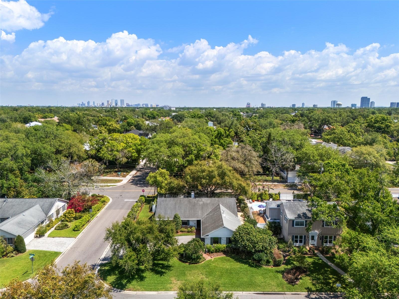 1110 S DUNBAR AVE, TAMPA, FL, 33629