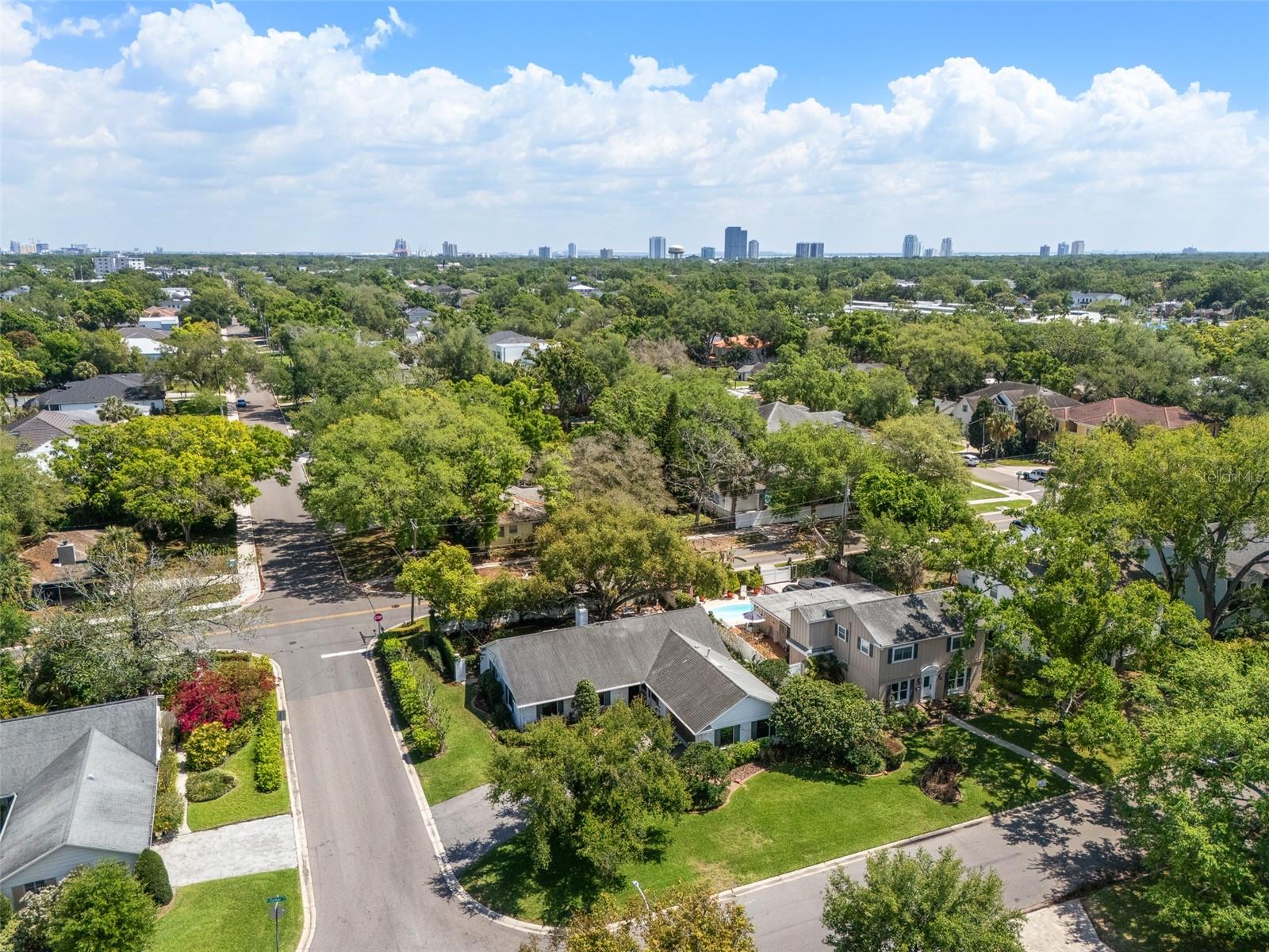 1110 S DUNBAR AVE, TAMPA, FL, 33629