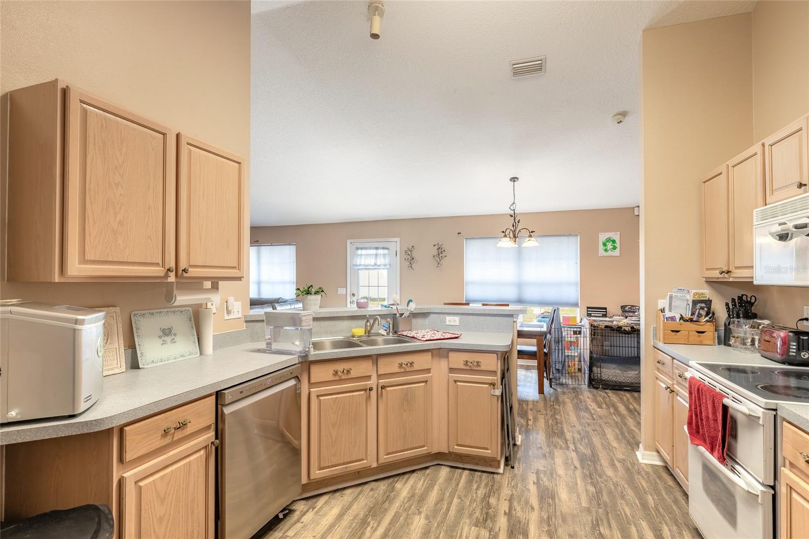 2431 WEATHERFORD DR, DELTONA, FL, 32738