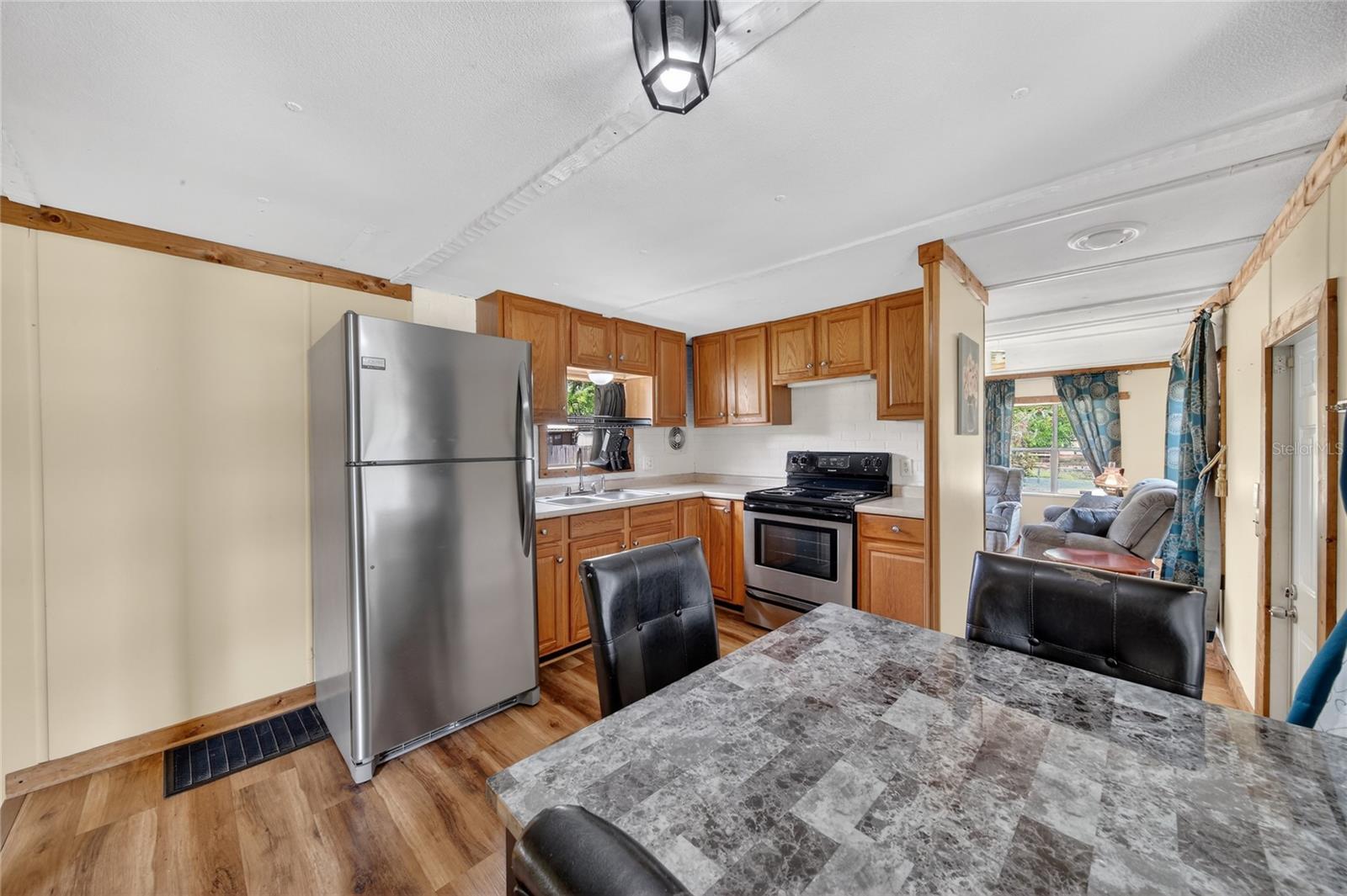 4710 VILLAGE DR, LAKELAND, FL, 33811