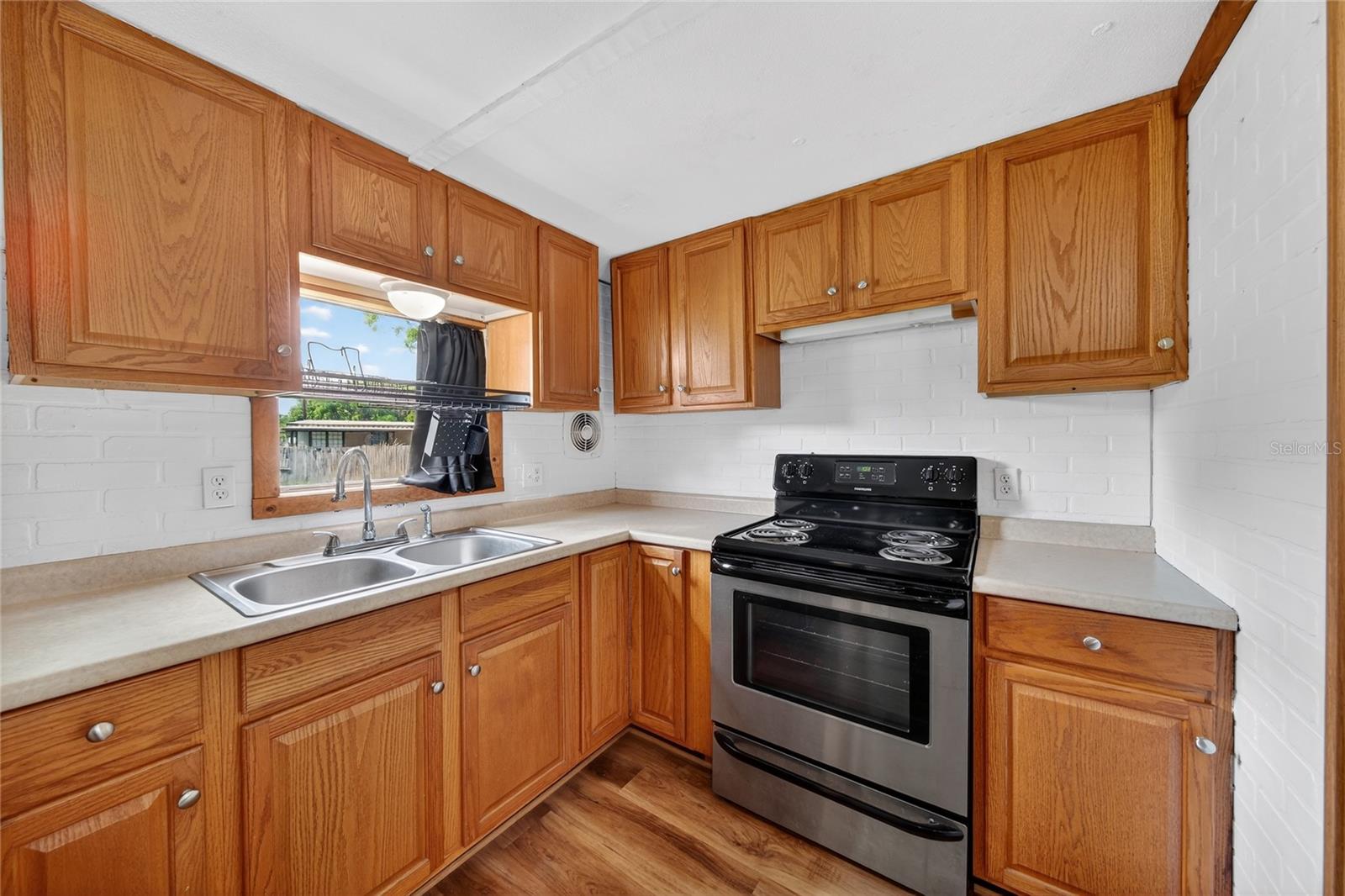 4710 VILLAGE DR, LAKELAND, FL, 33811