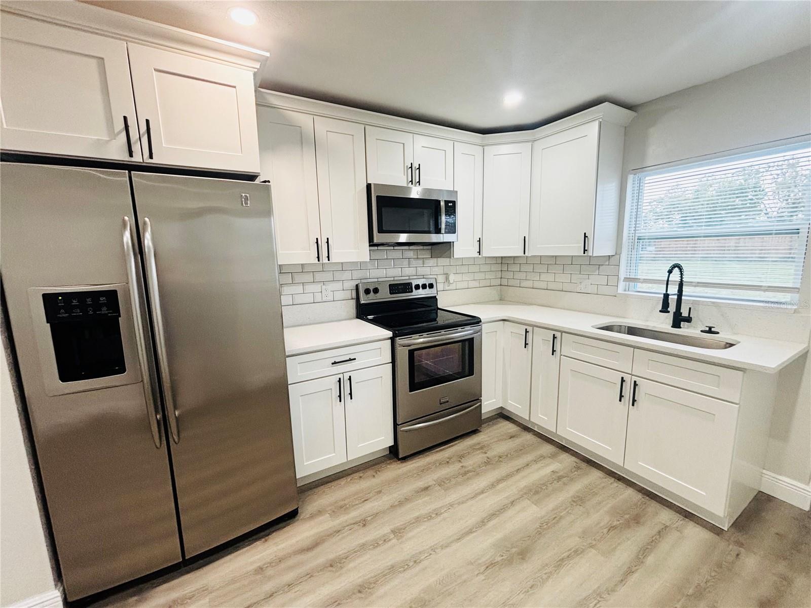37421 LUPINE DR, ZEPHYRHILLS, FL, 33541