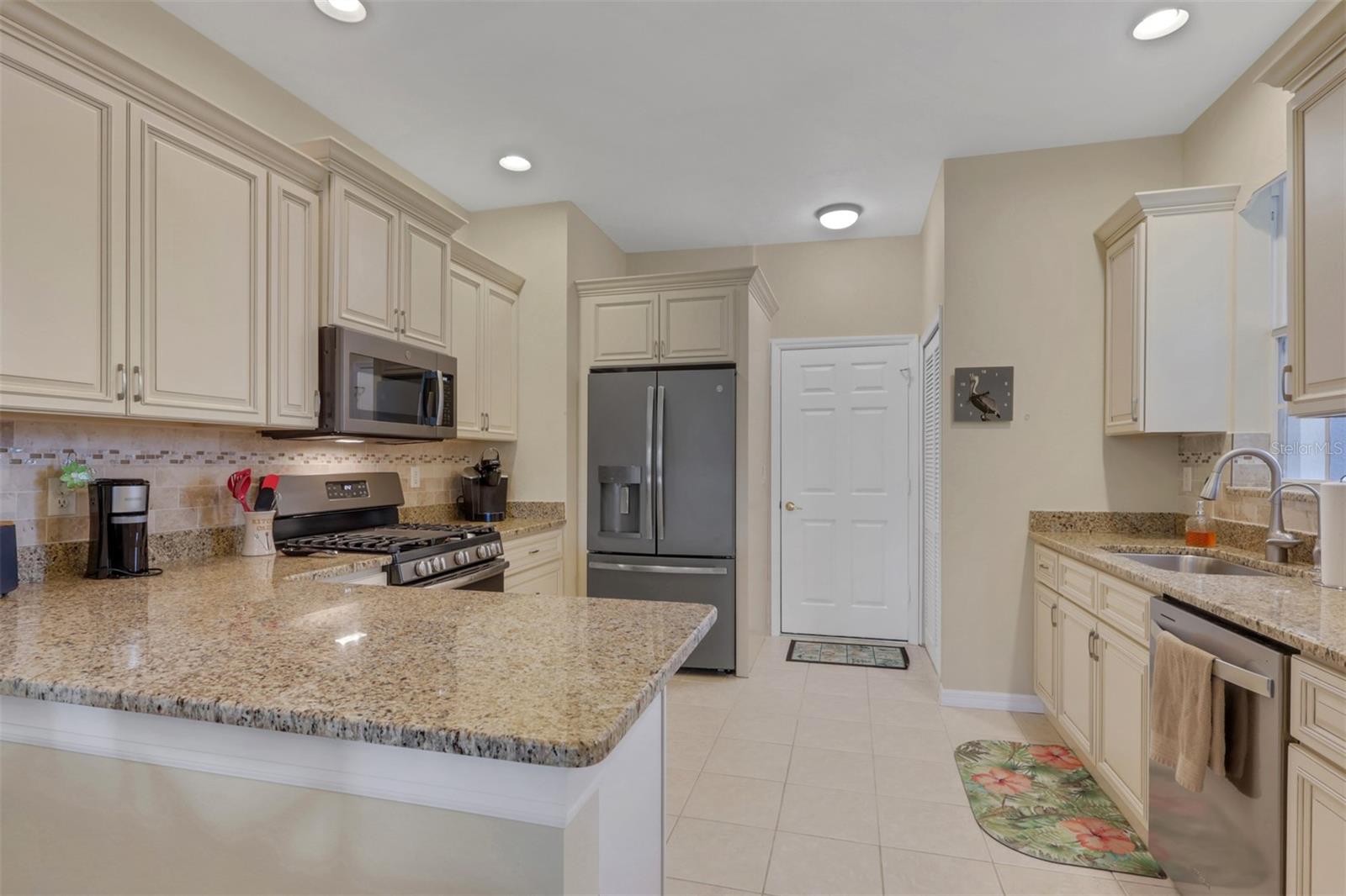 2475 MAGNOLIA CIR, NORTH PORT, FL, 34289