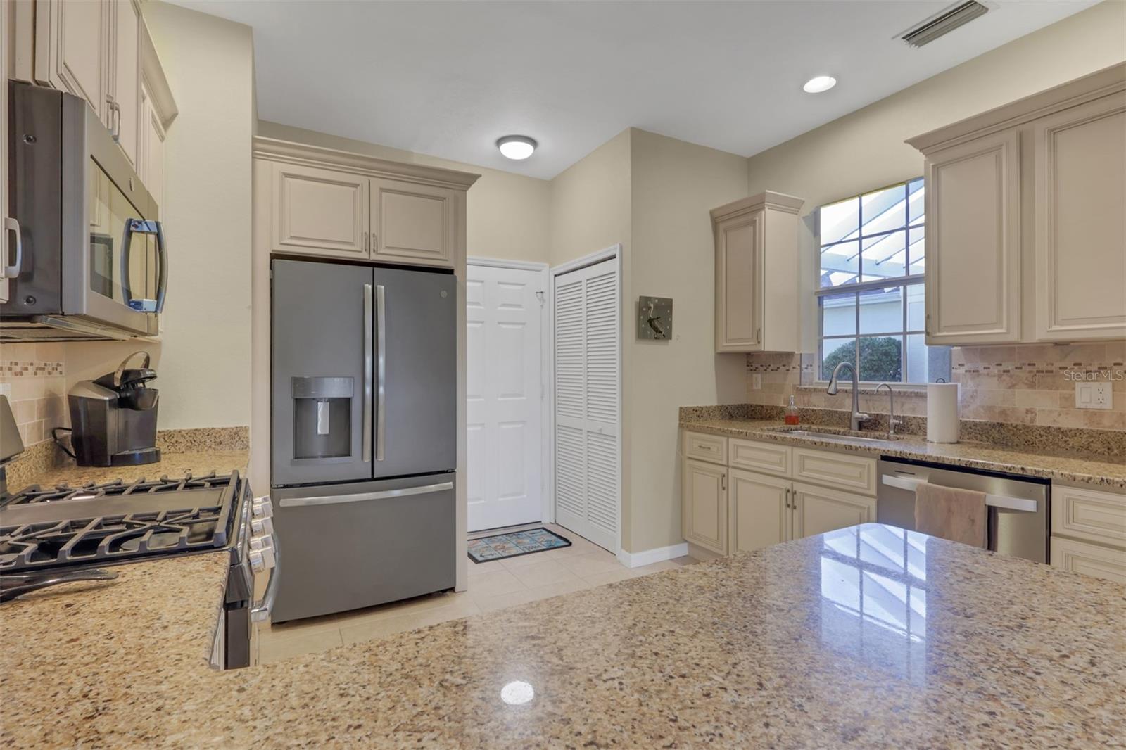 2475 MAGNOLIA CIR, NORTH PORT, FL, 34289