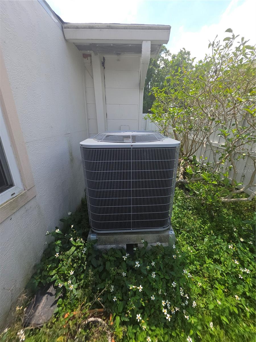 725 43RD AVE N, ST PETERSBURG, FL, 33703