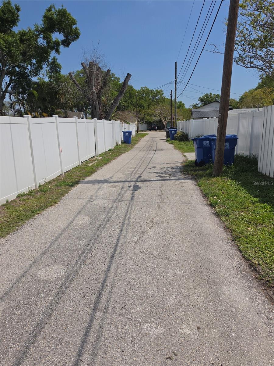 725 43RD AVE N, ST PETERSBURG, FL, 33703