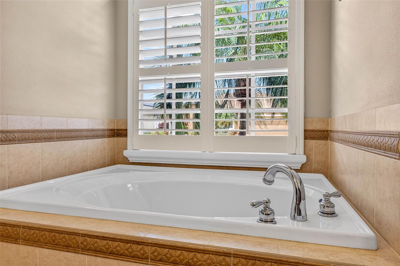 3819 SALIDA DELSOL DR, SUN CITY CENTER, FL, 33573