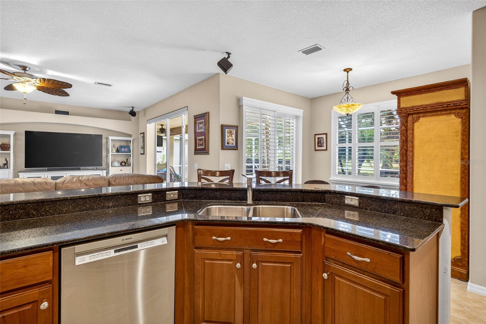 3819 SALIDA DELSOL DR, SUN CITY CENTER, FL, 33573