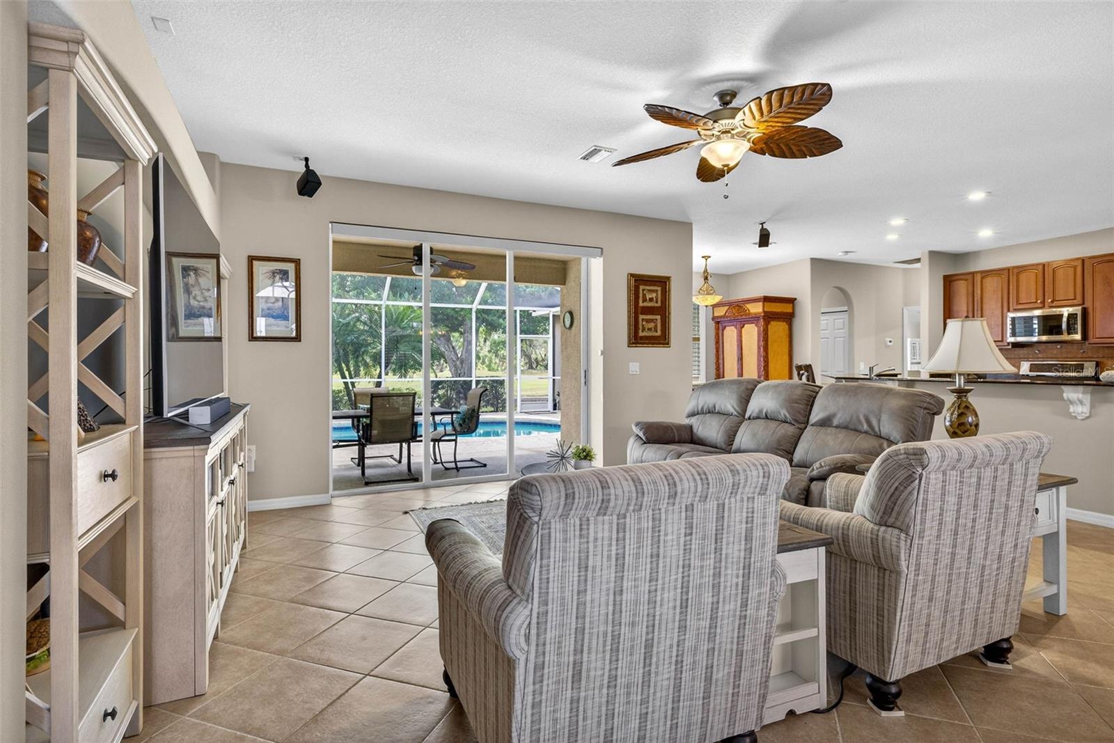 3819 SALIDA DELSOL DR, SUN CITY CENTER, FL, 33573