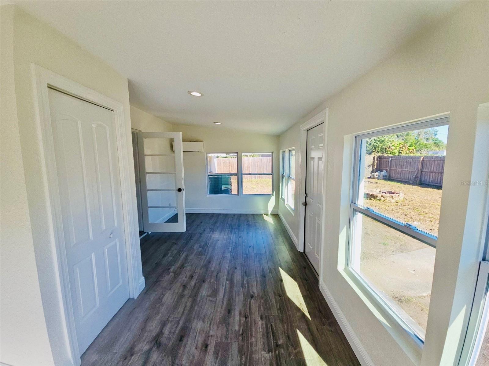 1607 BELL SHOALS RD, BRANDON, FL, 33511