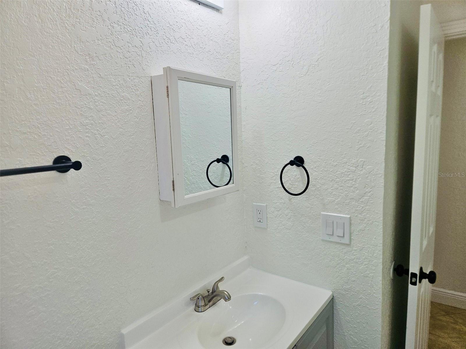 1607 BELL SHOALS RD, BRANDON, FL, 33511