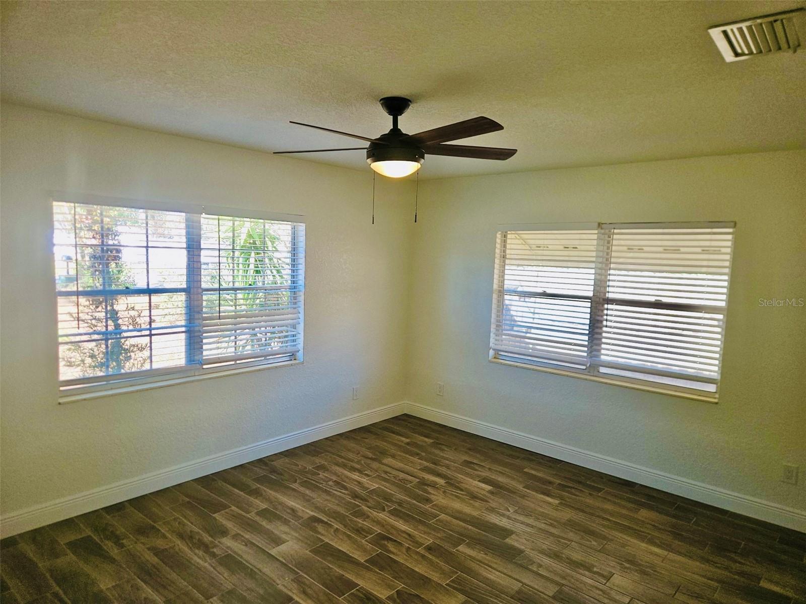 1607 BELL SHOALS RD, BRANDON, FL, 33511