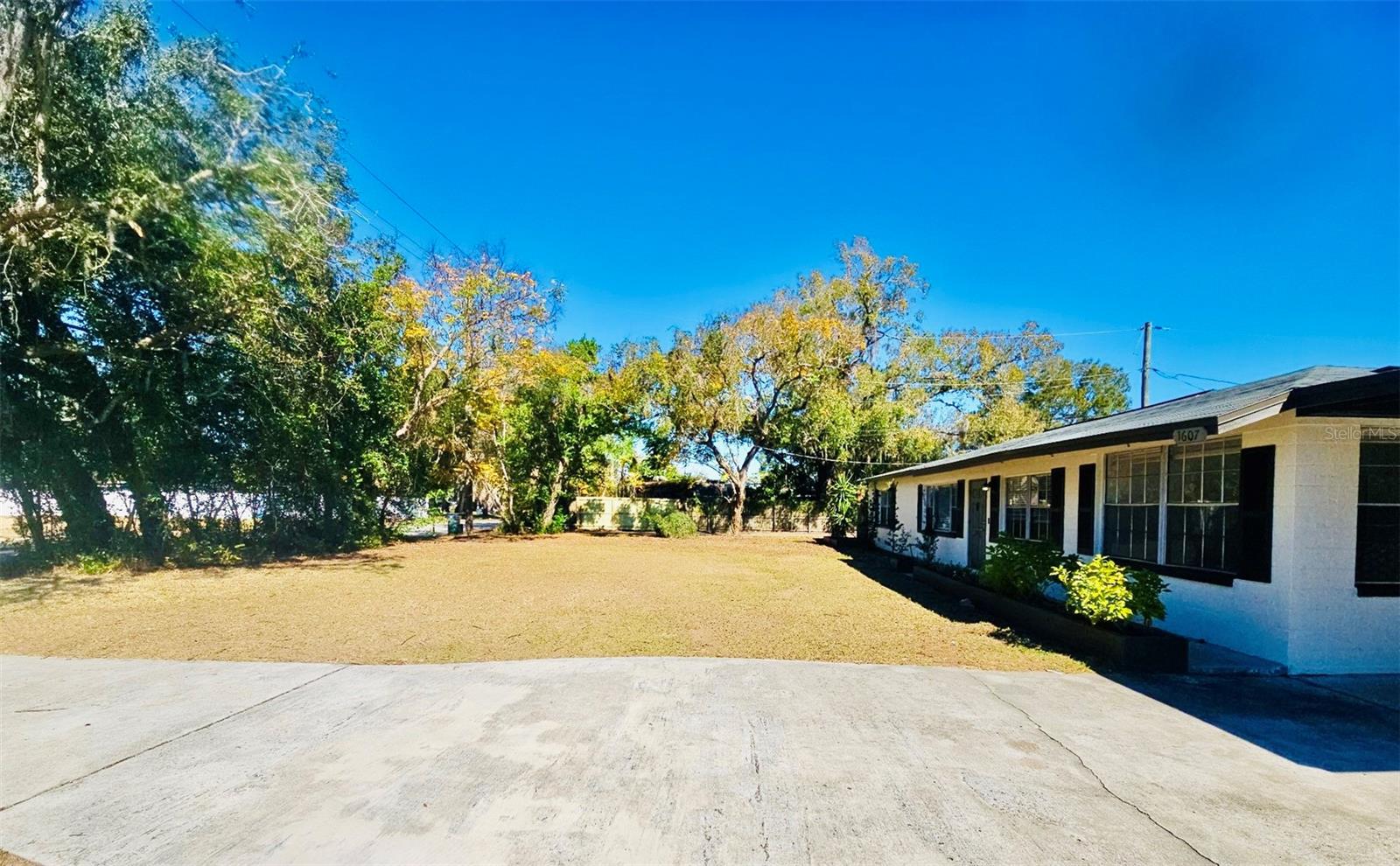 1607 BELL SHOALS RD, BRANDON, FL, 33511