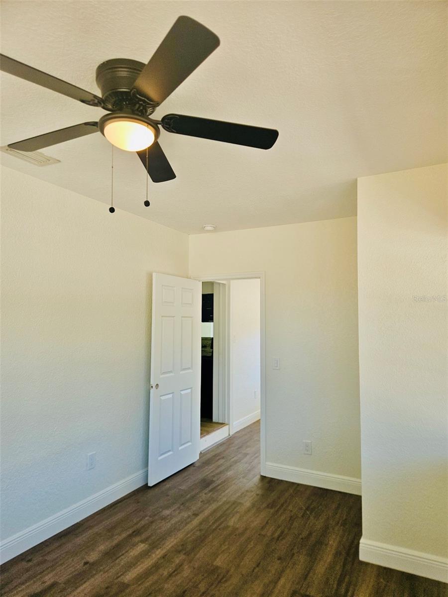 1607 BELL SHOALS RD, BRANDON, FL, 33511
