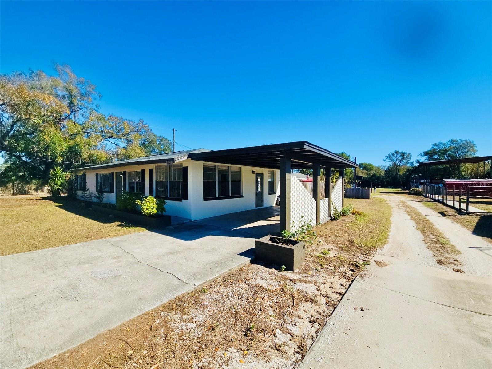 1607 BELL SHOALS RD, BRANDON, FL, 33511