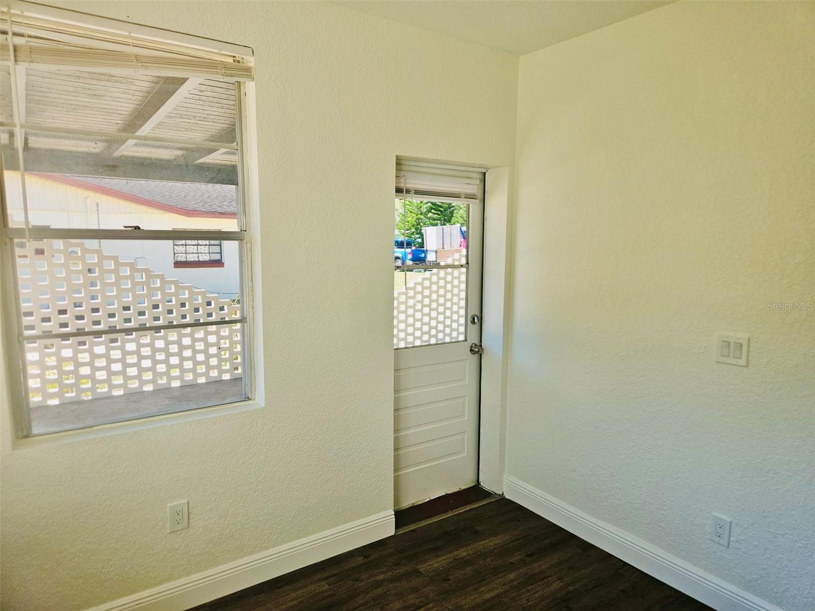 1607 BELL SHOALS RD, BRANDON, FL, 33511