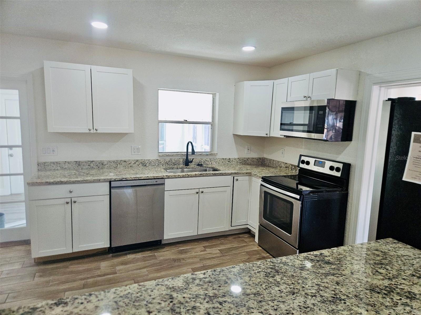 1607 BELL SHOALS RD, BRANDON, FL, 33511