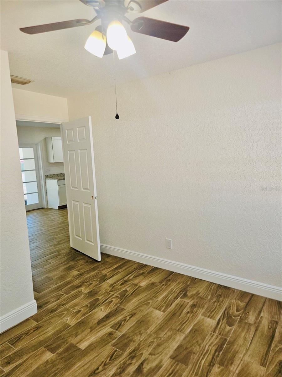 1607 BELL SHOALS RD, BRANDON, FL, 33511