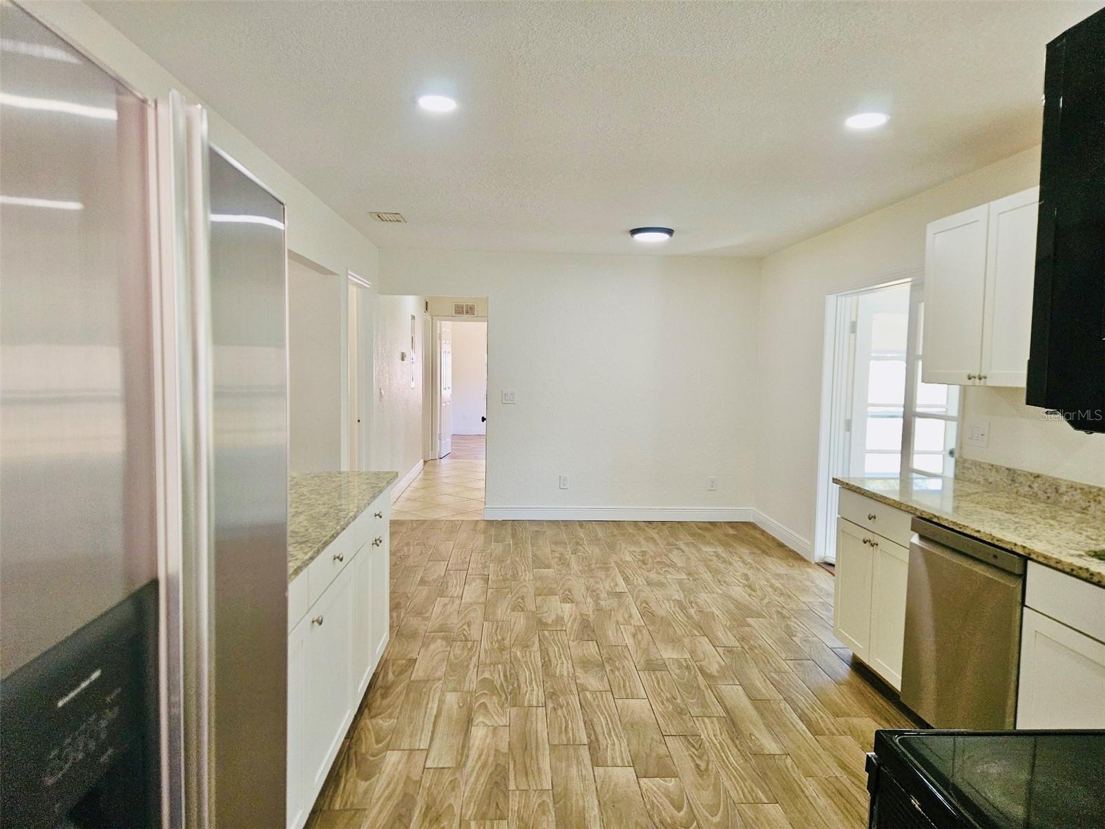 1607 BELL SHOALS RD, BRANDON, FL, 33511