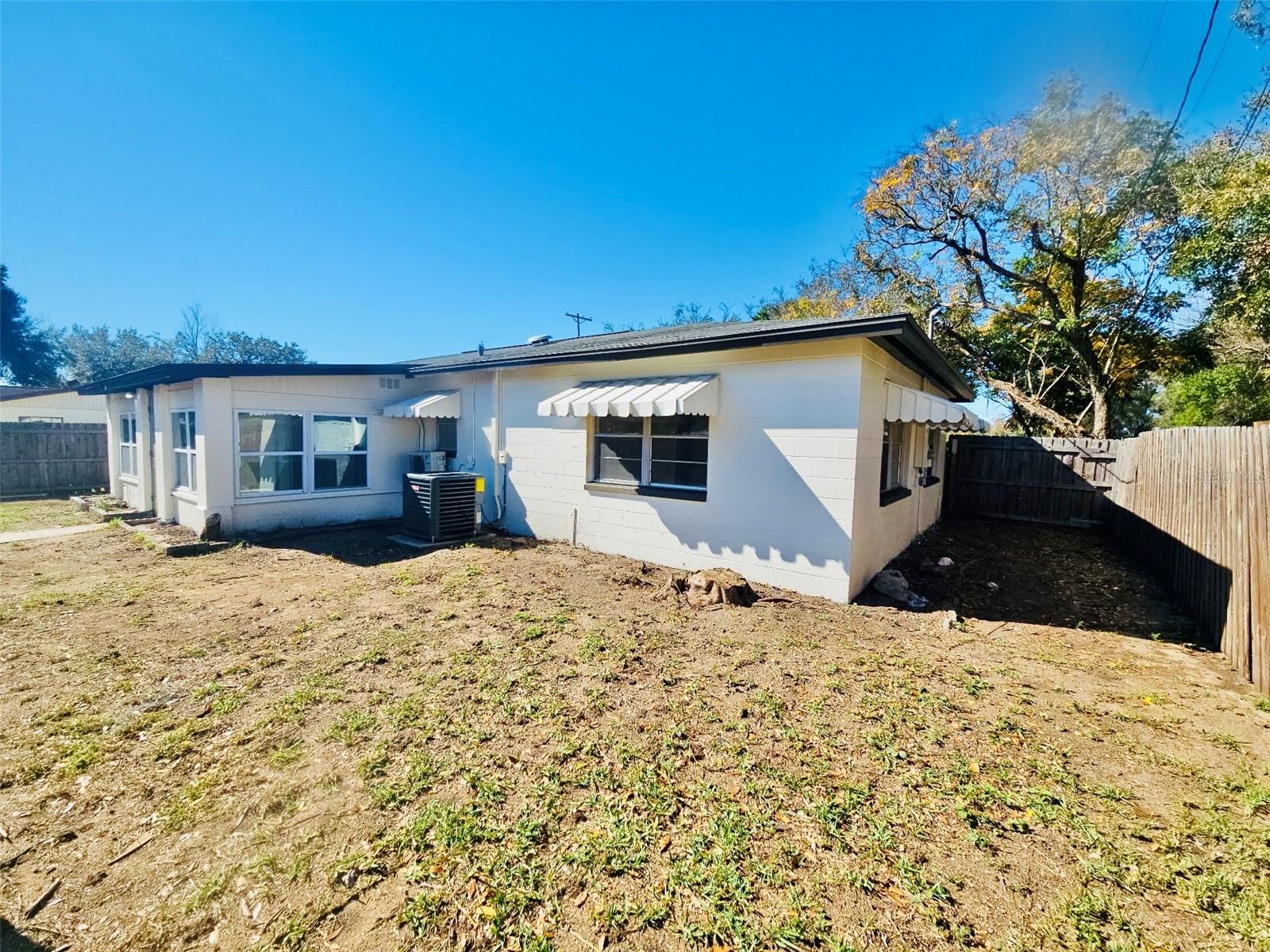1607 BELL SHOALS RD, BRANDON, FL, 33511