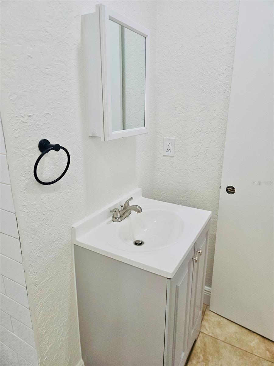 1607 BELL SHOALS RD, BRANDON, FL, 33511