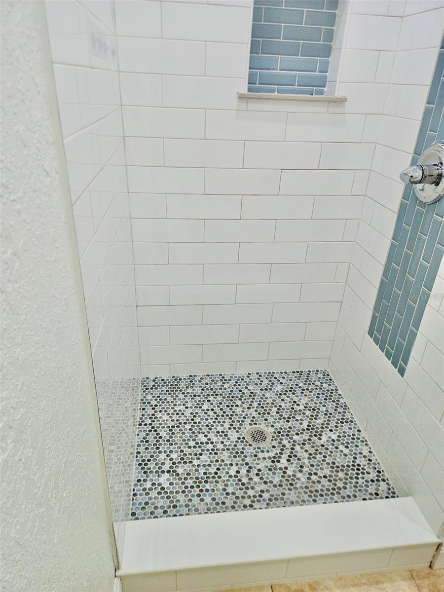 1607 BELL SHOALS RD, BRANDON, FL, 33511
