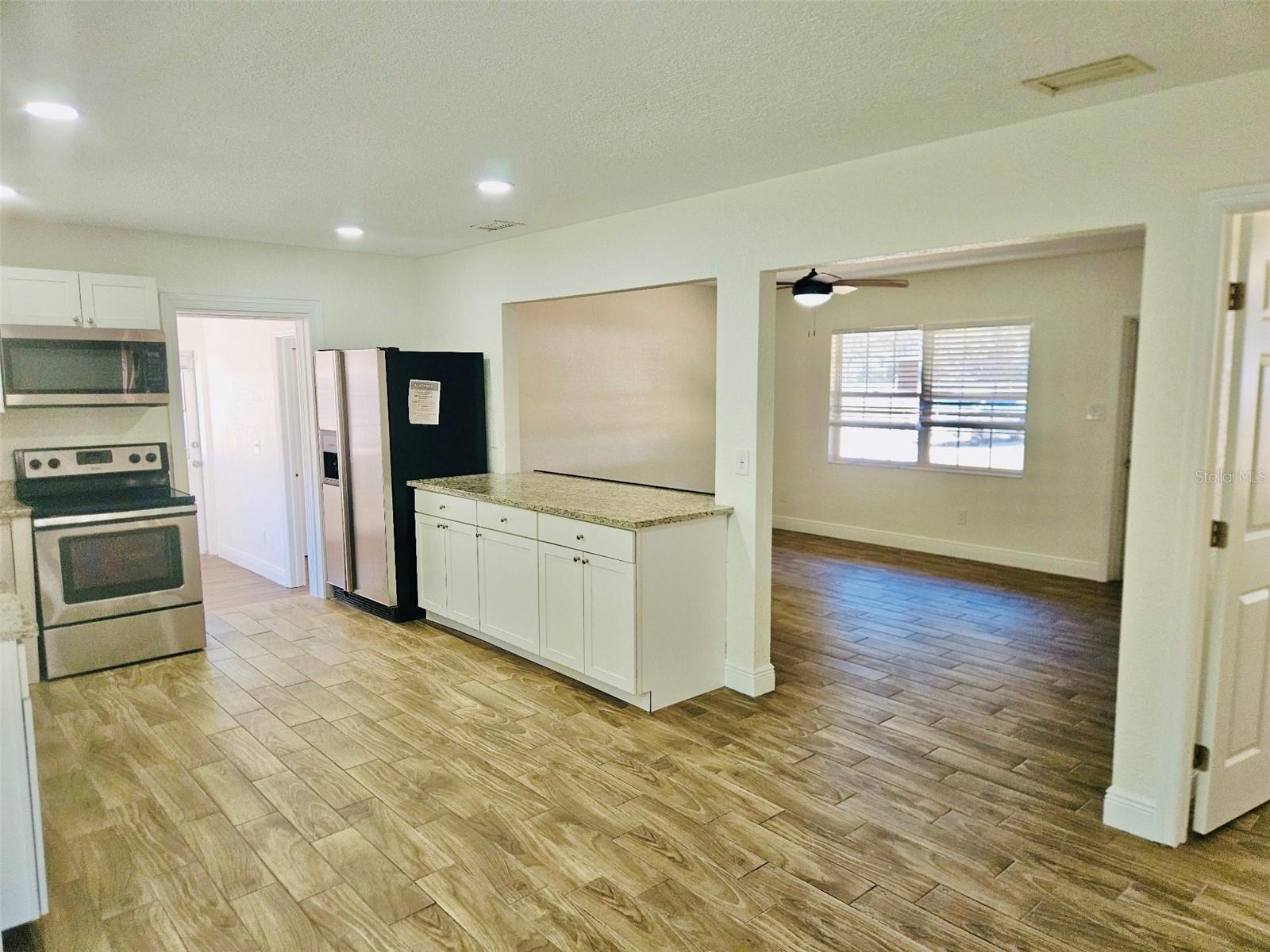 1607 BELL SHOALS RD, BRANDON, FL, 33511