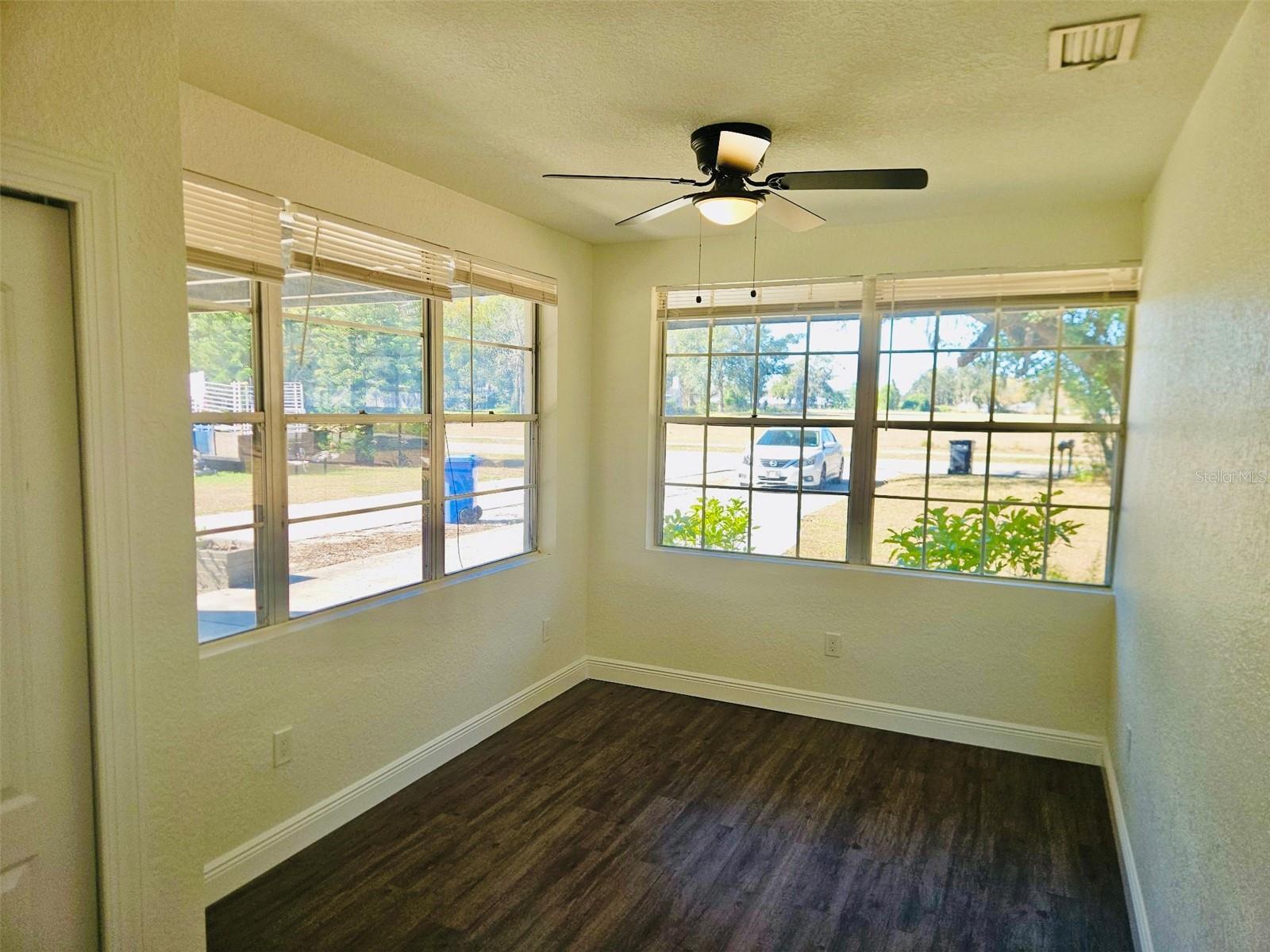 1607 BELL SHOALS RD, BRANDON, FL, 33511