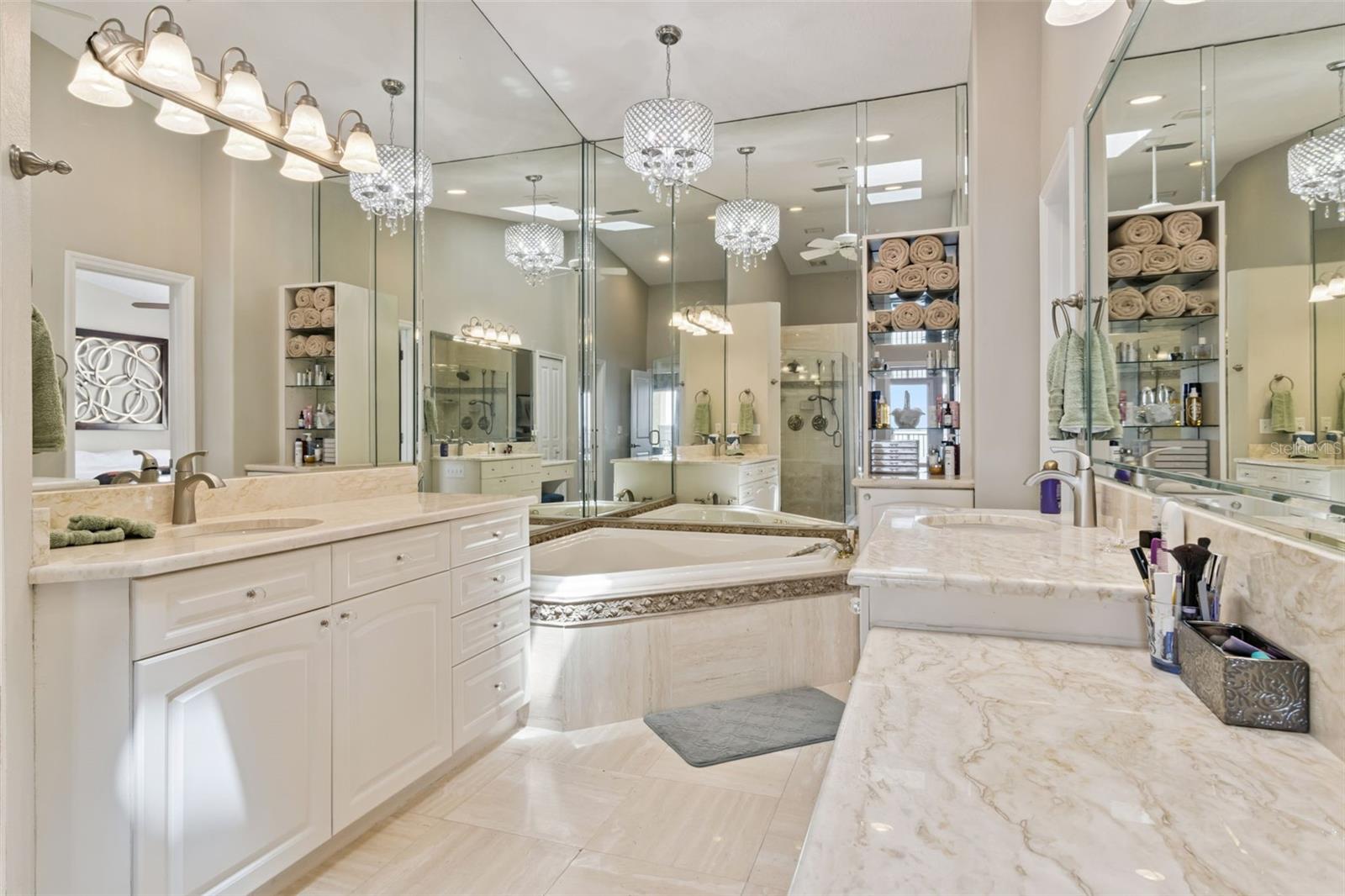 137 BRENT CIR, OLDSMAR, FL, 34677