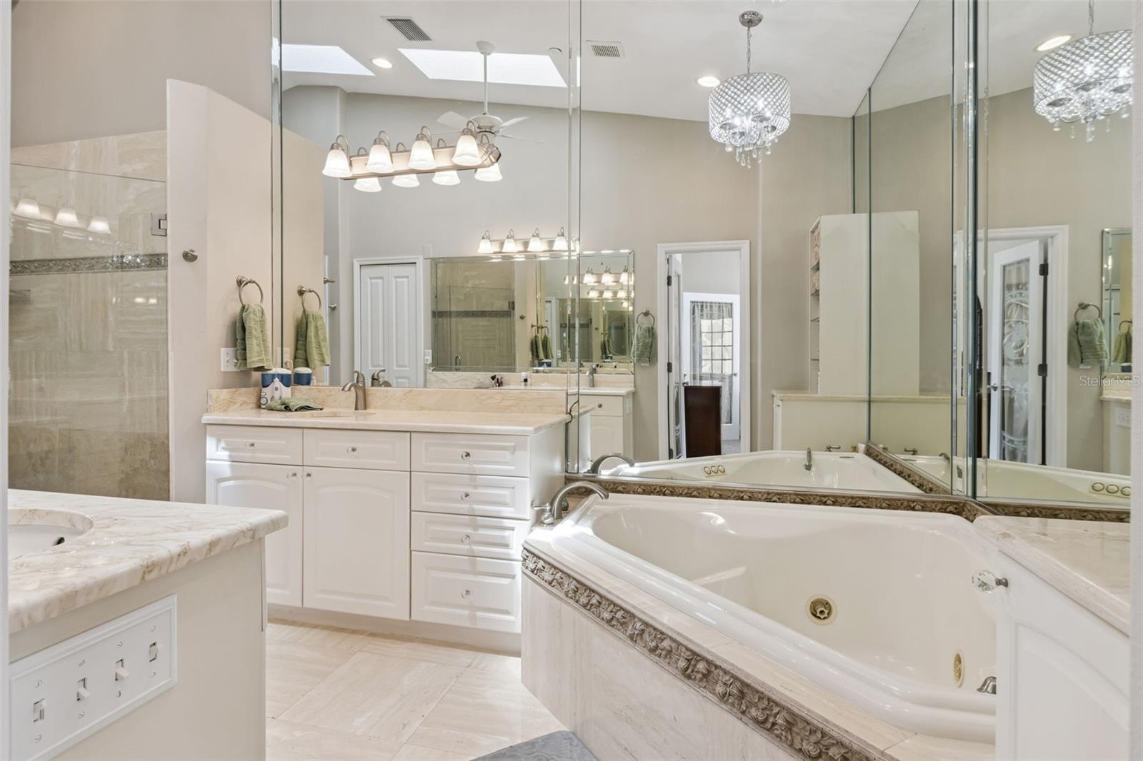 137 BRENT CIR, OLDSMAR, FL, 34677