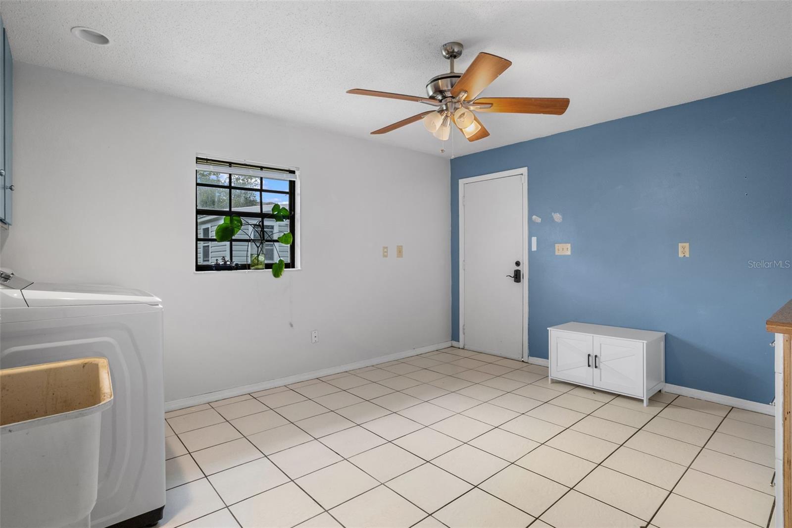 2002 FAIRWAY DR, EUSTIS, FL, 32726
