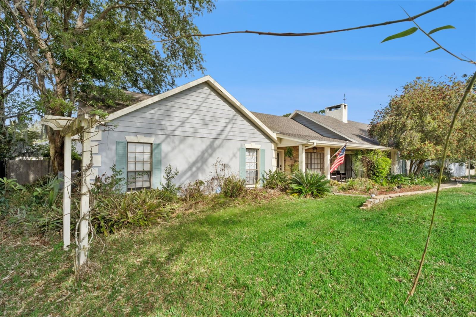 2002 FAIRWAY DR, EUSTIS, FL, 32726