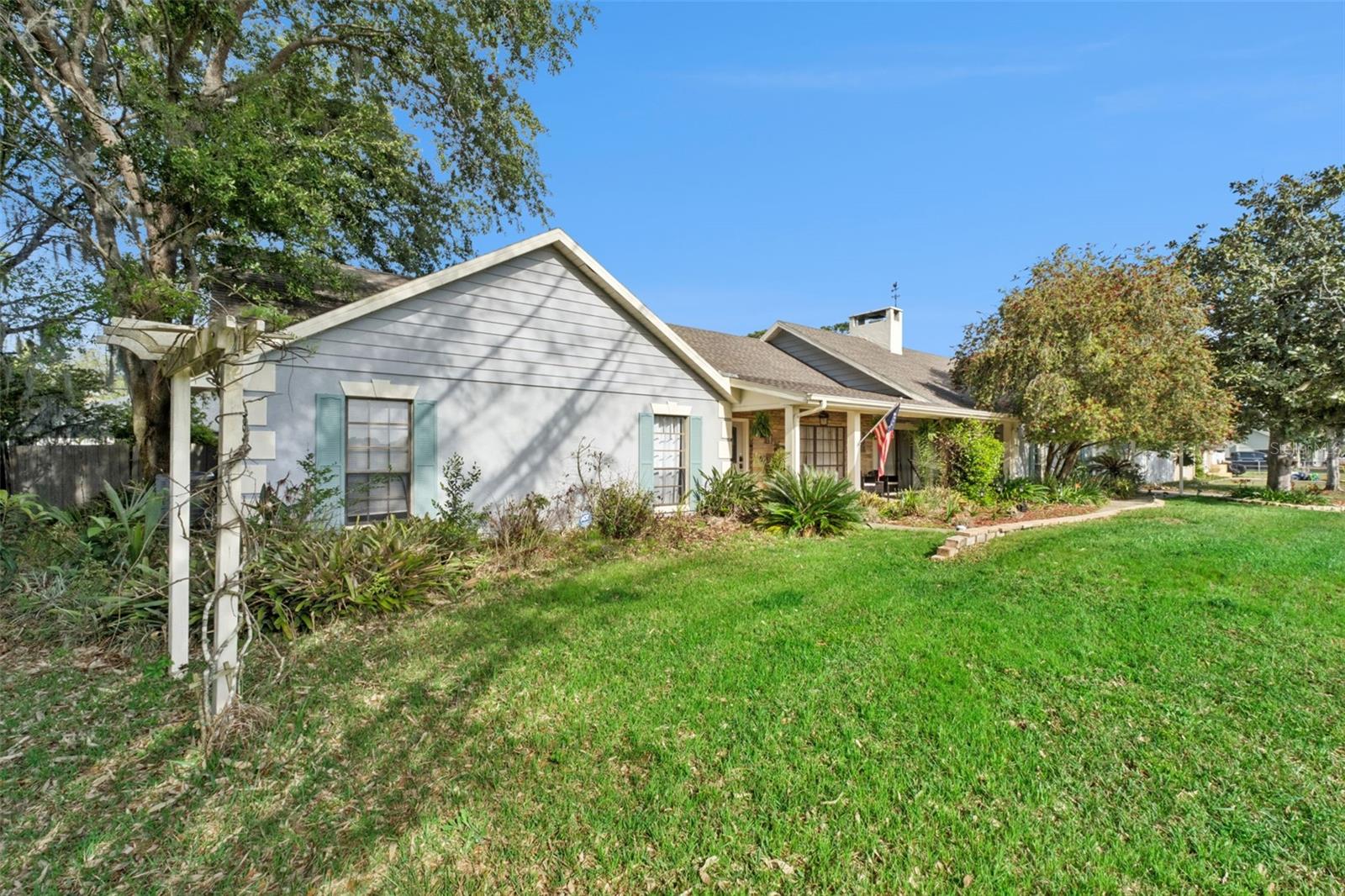 2002 FAIRWAY DR, EUSTIS, FL, 32726