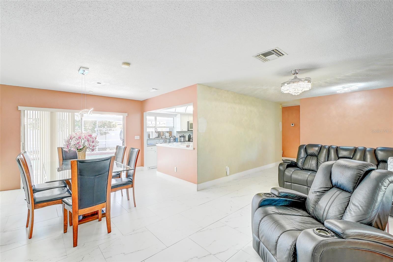 1678 COUNTRY CLUB PKWY, LEHIGH ACRES, FL, 33936