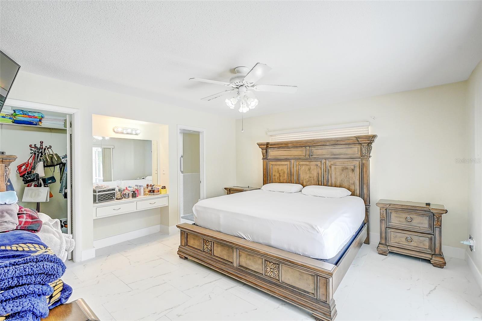 1678 COUNTRY CLUB PKWY, LEHIGH ACRES, FL, 33936